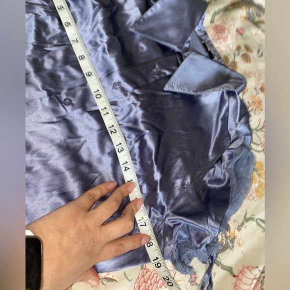 Bebe lilac button down silk blouse with belt - Picture 9 of 11